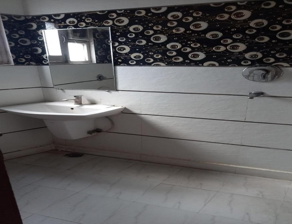 Hotel Kings, Rohtak Eksteriør billede
